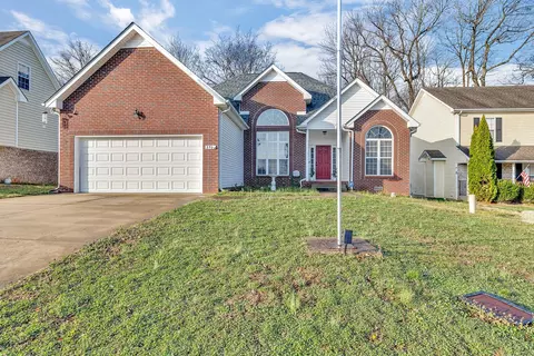 2708 Arthurs Ct, Clarksville, TN 37040
