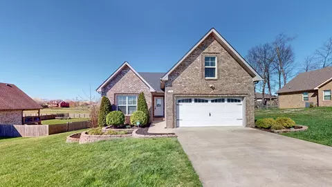 136 Irish Oaks Dr, Portland, TN 37148