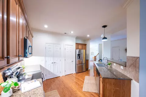Kitchen - 1020 Dunrobin Dr, Franklin, TN 37067 photo 4 of 5