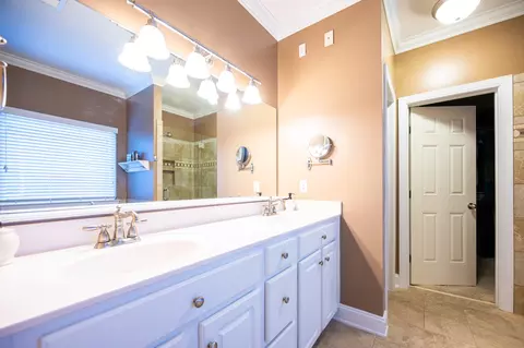 Bath - 1020 Dunrobin Dr, Franklin, TN 37067 photo 1 of 4