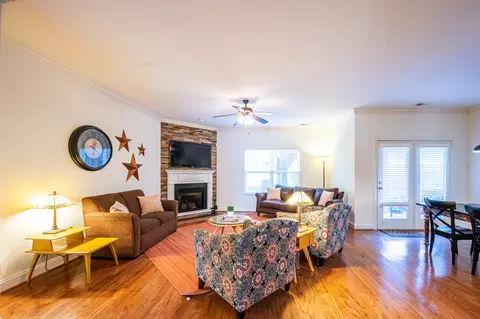 Living - 1020 Dunrobin Dr, Franklin, TN 37067 photo 1 of 3