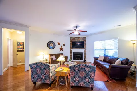 Living - 1020 Dunrobin Dr, Franklin, TN 37067 photo 2 of 3