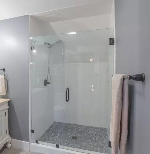 Bath - 467 Williams St, Decherd, TN 37324 photo 5 of 6