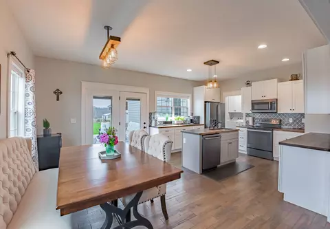 Kitchen - 467 Williams St, Decherd, TN 37324 photo 6 of 6