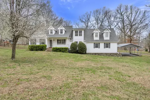 1201 Hardwood Trl, Burns, TN 37029