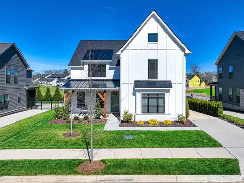 4032 Lioncrest Ln, Thompsons Station, TN 37179