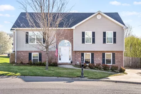 1845 Blackbird Ct, Clarksville, TN 37040
