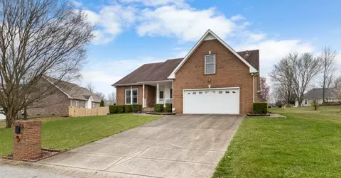 2874 Brunswick Dr, Clarksville, TN 37043