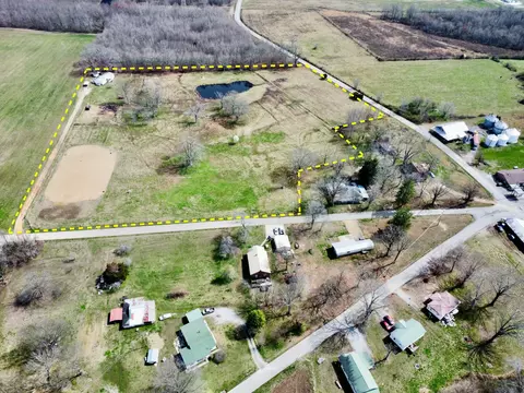 42 Mockerson Rd, Leoma, TN 38468