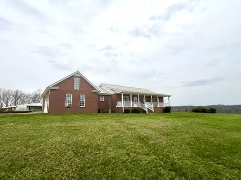1060 Jackson Ln, Charlotte, TN 37036