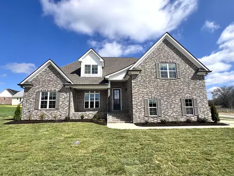 301 Oaks Xing #45, Lebanon, TN 37087
