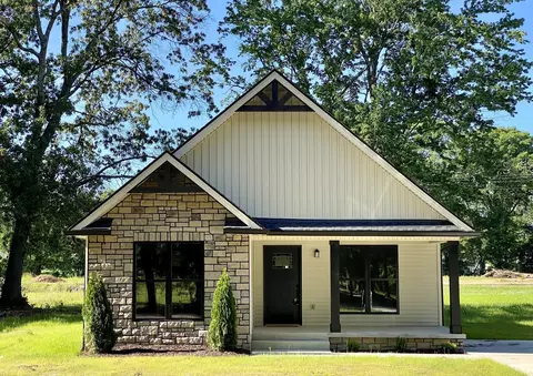 124 Mazie Dr, Lafayette, TN 37083