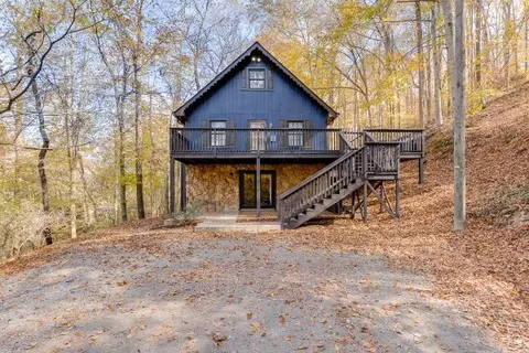 1061 Green Valley Dr, Ashland City, TN 37015