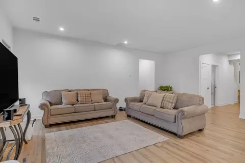 Living - 3430 Darrell Dr, Murfreesboro, TN 37128 photo 1 of 14