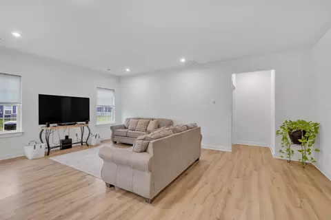 Living - 3430 Darrell Dr, Murfreesboro, TN 37128 photo 5 of 14