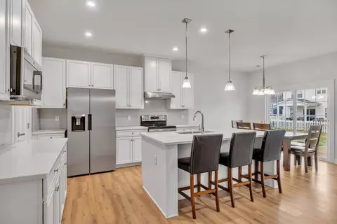 Kitchen - 3430 Darrell Dr, Murfreesboro, TN 37128 photo 7 of 8