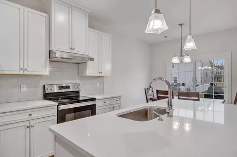 Kitchen - 3430 Darrell Dr, Murfreesboro, TN 37128 photo 5 of 8