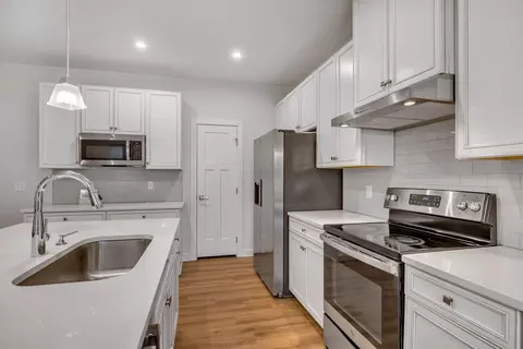 Kitchen - 3430 Darrell Dr, Murfreesboro, TN 37128 photo 4 of 8