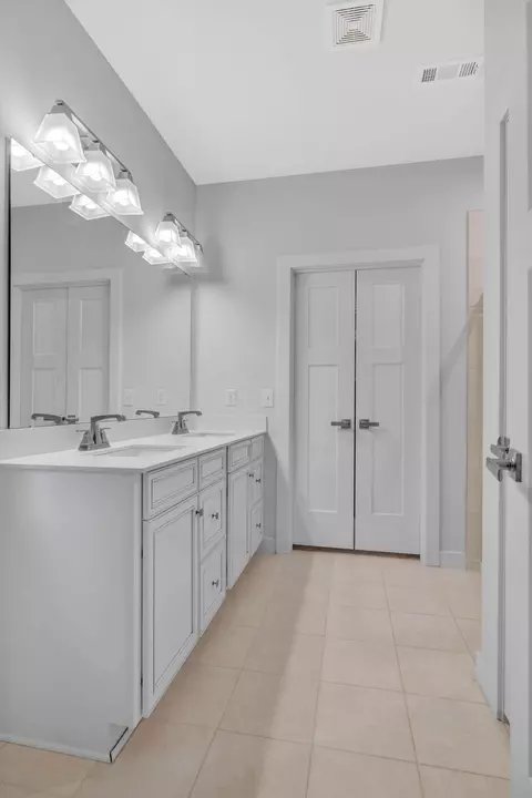 Bath - 3430 Darrell Dr, Murfreesboro, TN 37128 photo 4 of 7