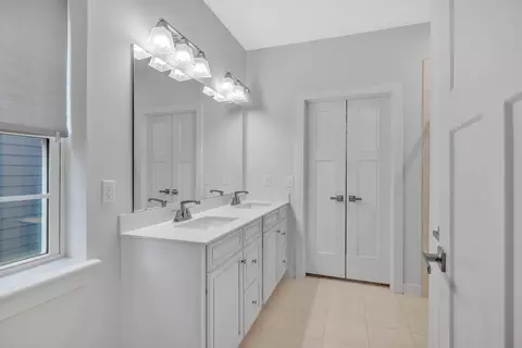 Bath - 3430 Darrell Dr, Murfreesboro, TN 37128 photo 5 of 7