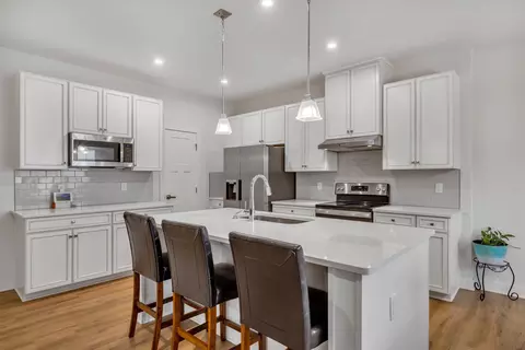 Kitchen - 3430 Darrell Dr, Murfreesboro, TN 37128 photo 8 of 8