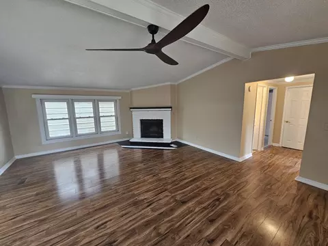 6683 Pinewood Rd, Nunnelly, TN 37137