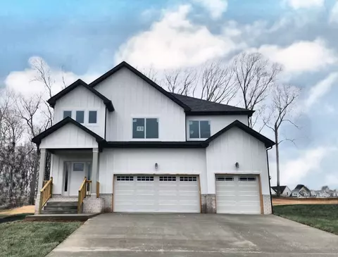 1750 Oak Forest Dr, Clarksville, TN 37043