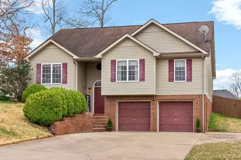 1672 Barrywood Cir E, Clarksville, TN 37042