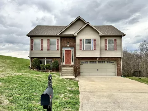 1109 Campbell Ct, Clarksville, TN 37042