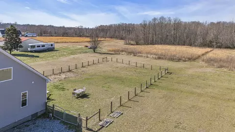 Exterior - 897 Mount Vernon Rd, Bethpage, TN 37022 photo 12 of 15
