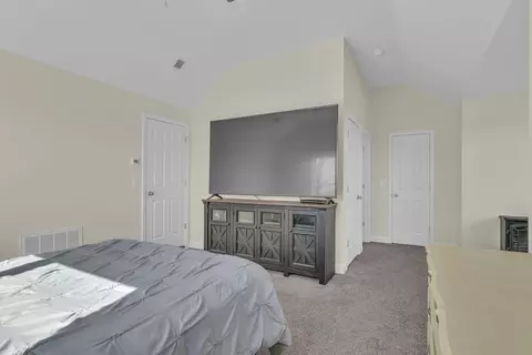 Bedroom - 897 Mount Vernon Rd, Bethpage, TN 37022 photo 3 of 3