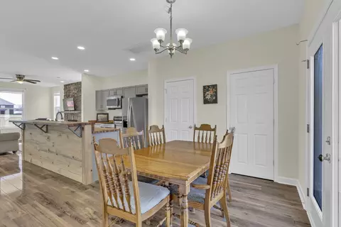 Dining - 897 Mount Vernon Rd, Bethpage, TN 37022 photo 2 of 2