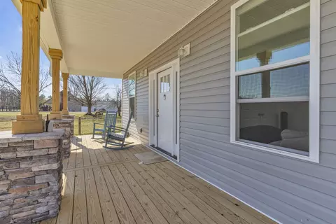 Exterior - 897 Mount Vernon Rd, Bethpage, TN 37022 photo 6 of 15