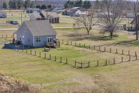 View/Area - 897 Mount Vernon Rd, Bethpage, TN 37022 photo 4 of 10