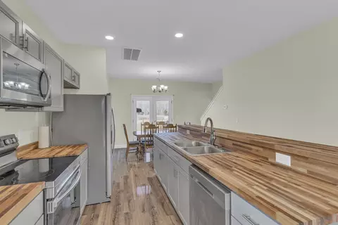 Kitchen - 897 Mount Vernon Rd, Bethpage, TN 37022 photo 4 of 5