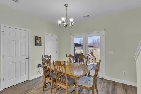 Dining - 897 Mount Vernon Rd, Bethpage, TN 37022 photo 1 of 2