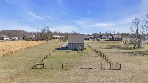 Exterior - 897 Mount Vernon Rd, Bethpage, TN 37022 photo 14 of 15