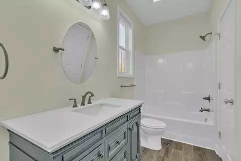 Bath - 897 Mount Vernon Rd, Bethpage, TN 37022 photo 1 of 4