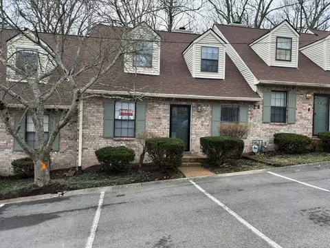 313 Deerpoint Dr #313, Hendersonville, TN 37075