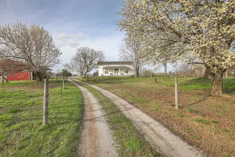2791 Round Hill Rd, Lewisburg, TN 37091