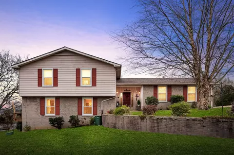3015 Fernbrook Ln, Nashville, TN 37214