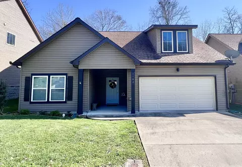 1182 Eagles Bluff Dr, Clarksville, TN 37040