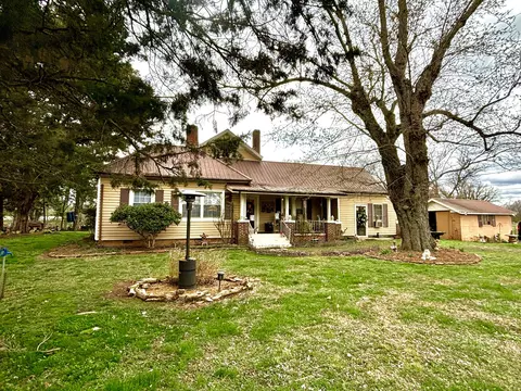 1011 E Main St, Decherd, TN 37324 photo 1