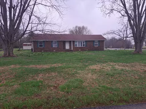 99 Tuck Rd, Lafayette, TN 37083