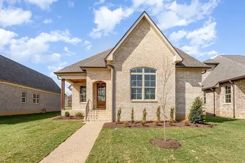2026 Kestrel Ln, Spring Hill, TN 37174