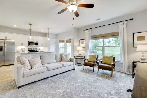 Living - 5001 Gracious Dr, Franklin, TN 37064 photo 2 of 2