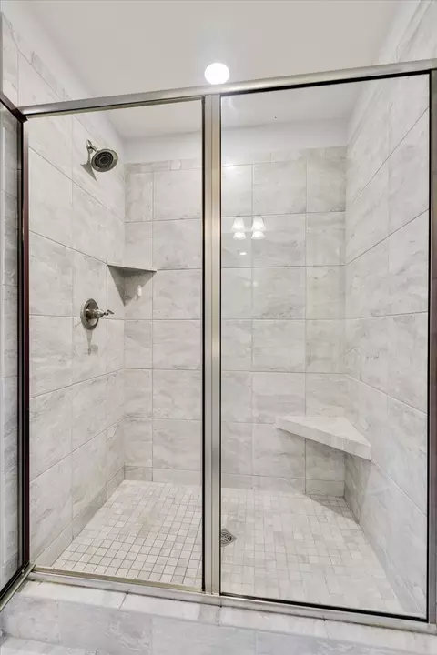 Bath - 5001 Gracious Dr, Franklin, TN 37064 photo 3 of 3
