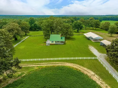 2385 Sylvia Rd, Dickson, TN 37055