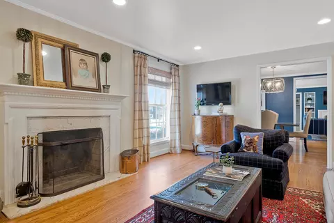 909 Neartop Dr, Nashville, TN 37205