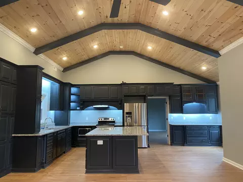 2731 Midway Rd, Smithville, TN 37166